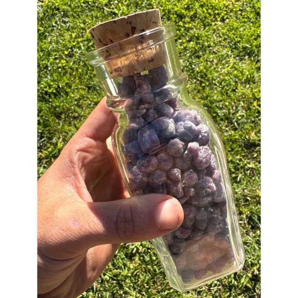 Vintage Jar of Ruby Rough Crystals - 697 grams - Picture 7 of 8